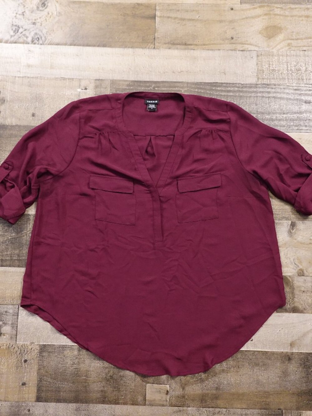 Torrid Harper Georgette Blouse Women’s Size 0 Burgundy Roll Tab Career Top